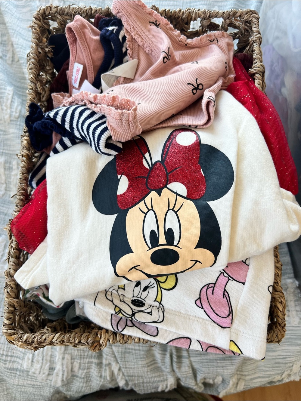 Bundle Minnie Mouse Cream Graphic Sweatshirt & whole lot